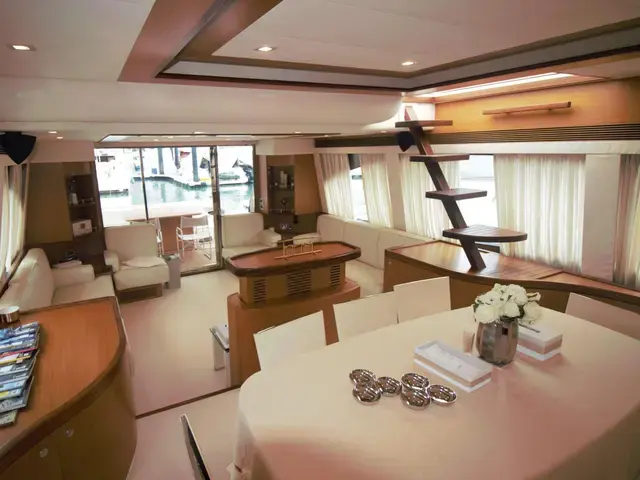 Ferretti Yachts 731