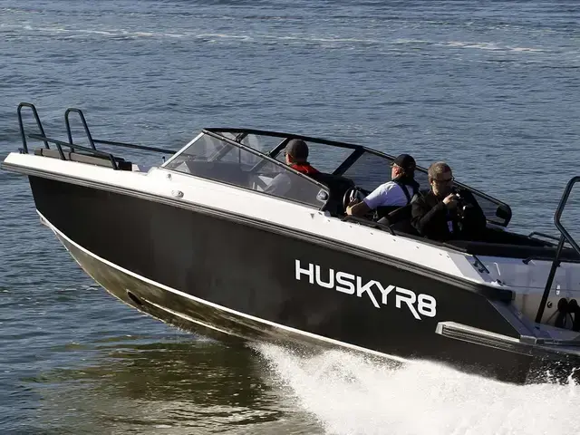 Finnmaster R8 HUSKY