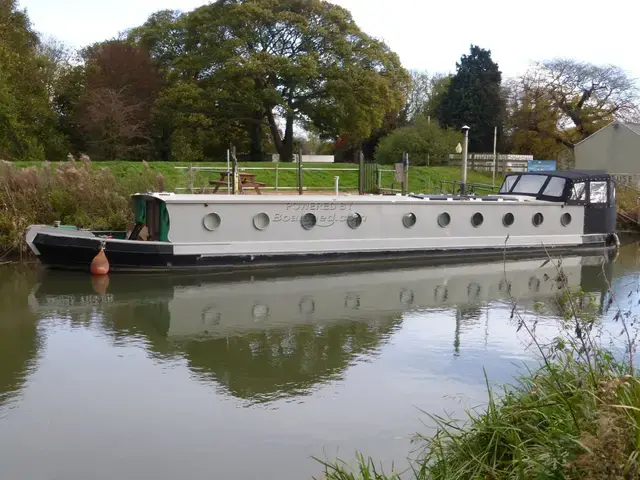 Widebeam 65ft Cruiser Stern