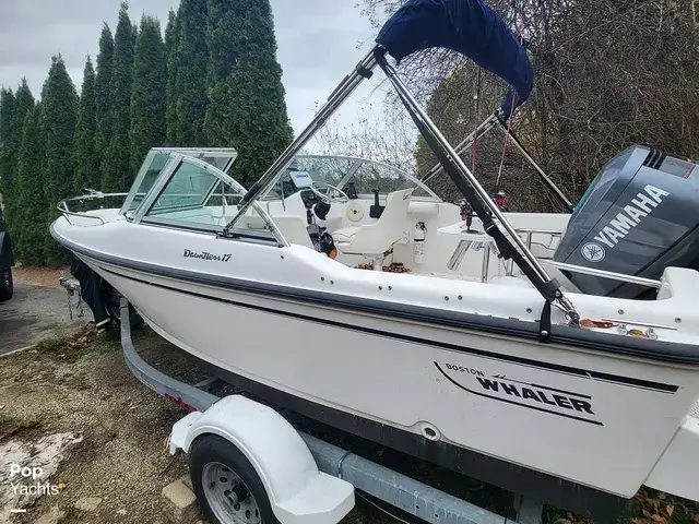 Boston Whaler DAUNTLESS