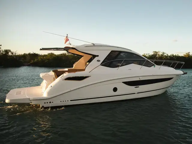 Sea Ray Sundancer Coupe