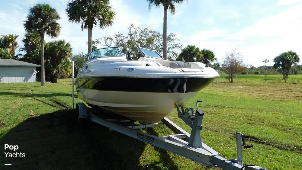 2004 Sea Ray 240 sundeck