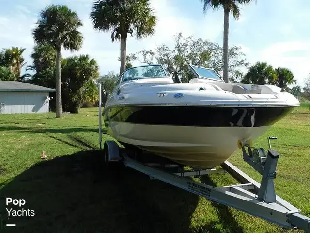 Sea Ray 240 Sundeck