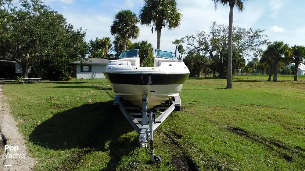 2004 Sea Ray 240 sundeck