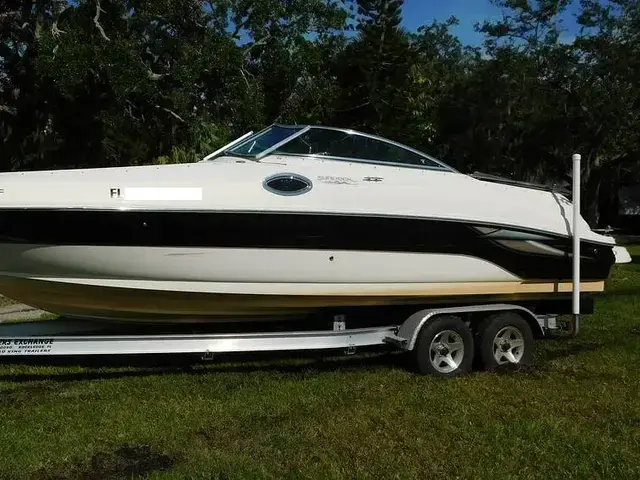 Sea Ray 240 Sundeck