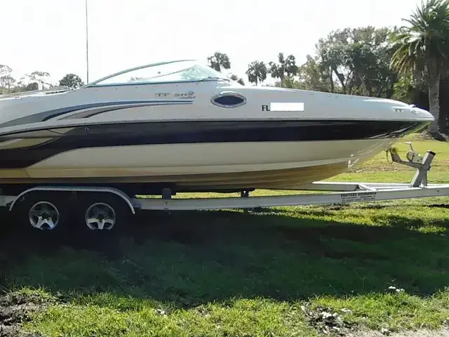 Sea Ray 240 Sundeck