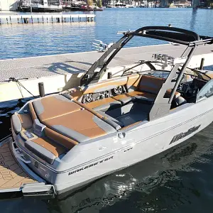 2020 Malibu 22 LSV Wakesetter