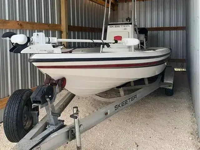 Skeeter ZX 22 Bay Tunnel