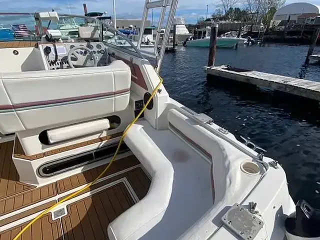 Cruisers Yachts 2670 Rouge