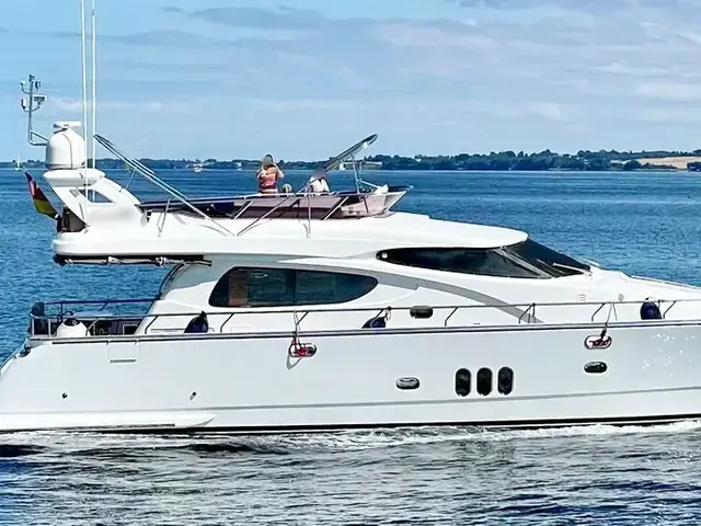 Elegance Yachts 60 Garage