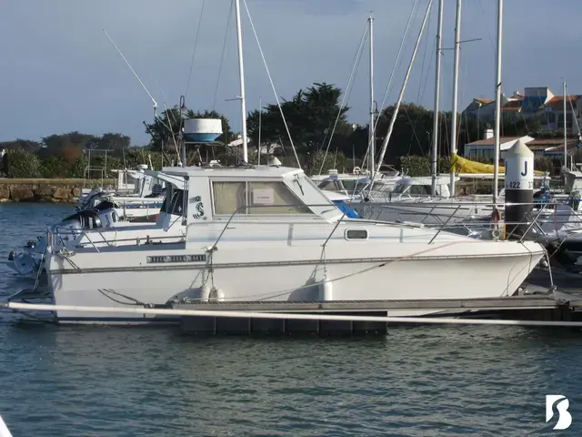 Beneteau Antares 800