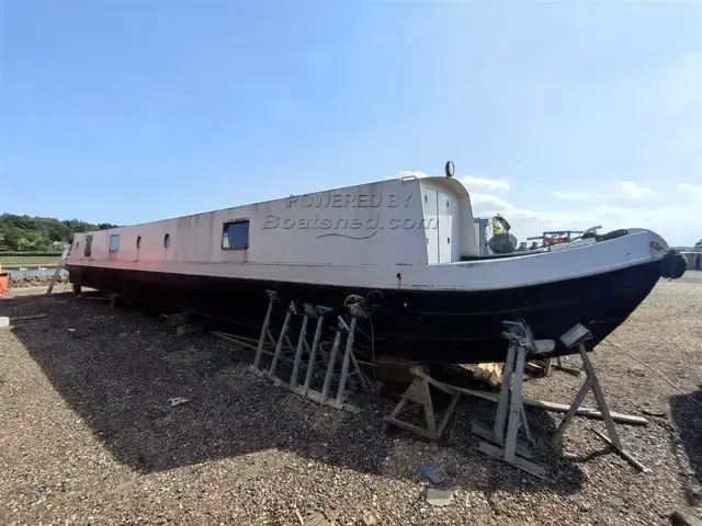 Narrowboat 70ft Cruiser Stern