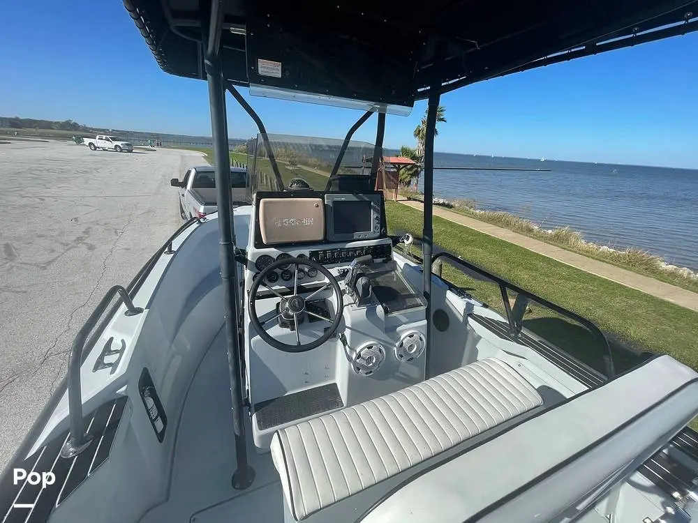 1999 Boston Whaler 21 outrage (justice edition)