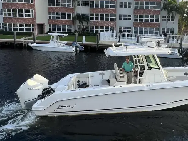 Boston Whaler 330 Outrage