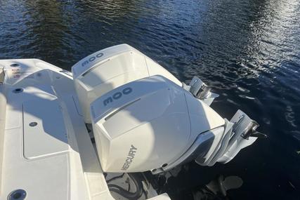 Boston Whaler 330 Outrage