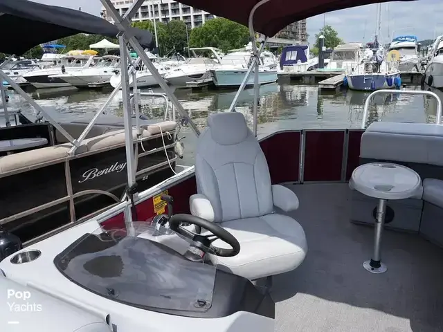 Bentley Pontoons 240 Cruise