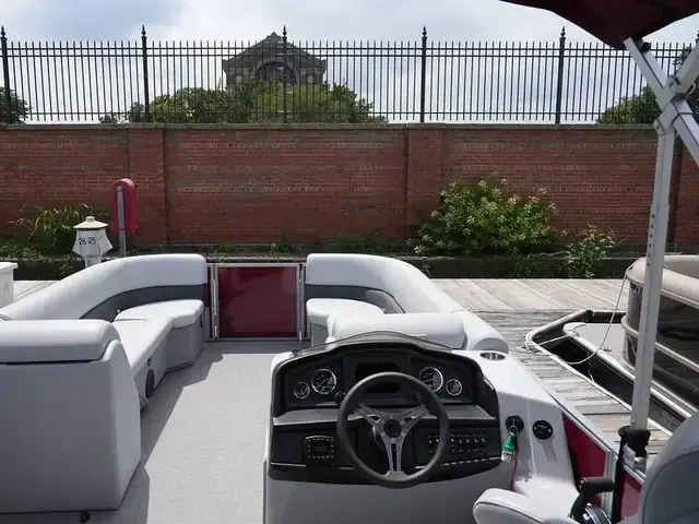 Bentley Pontoons 240 Cruise