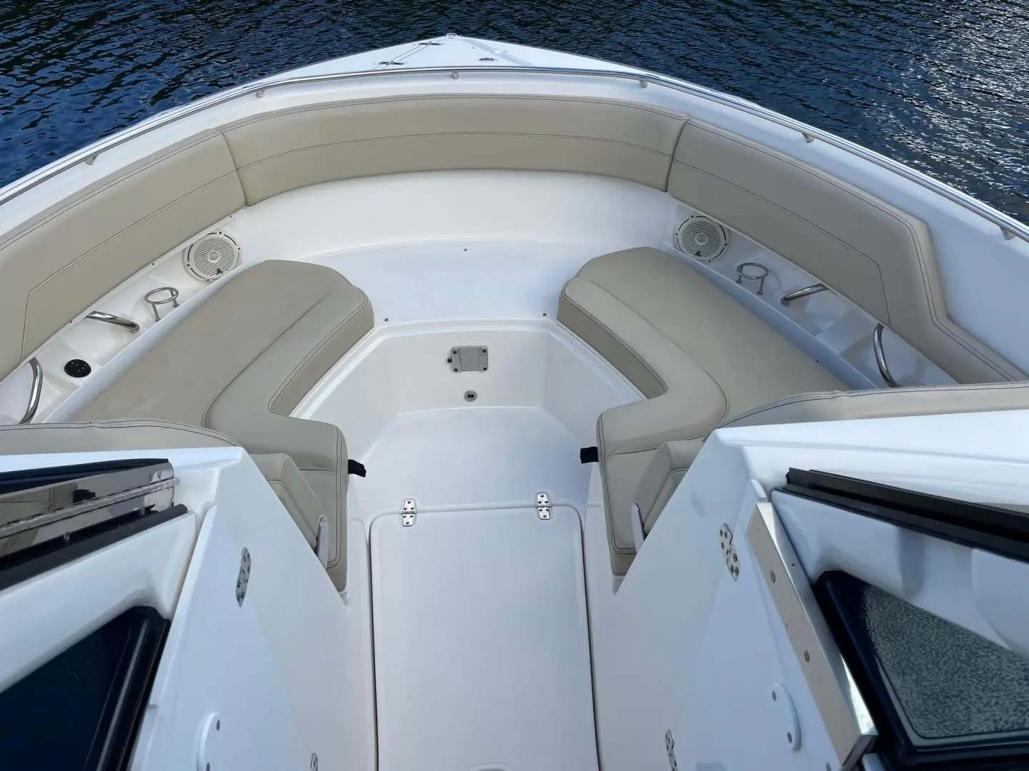 2018 Pursuit 325 dual console