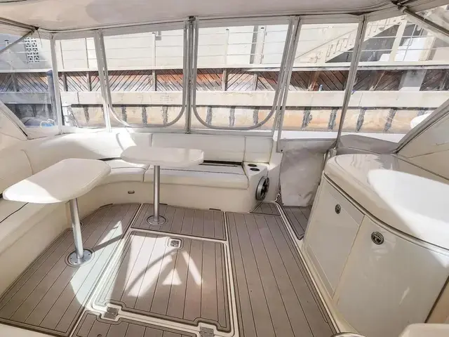 Cruisers Yachts 520 Express