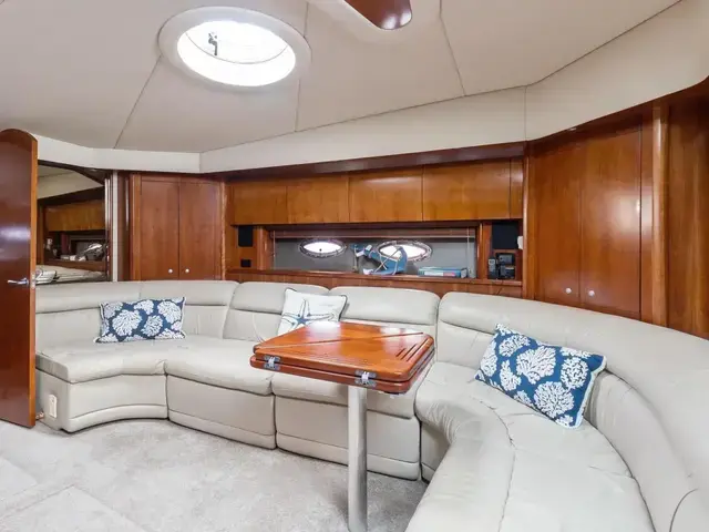 Cruisers Yachts 520 Express