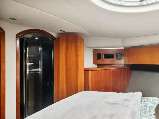 Cruisers Yachts 520 Express