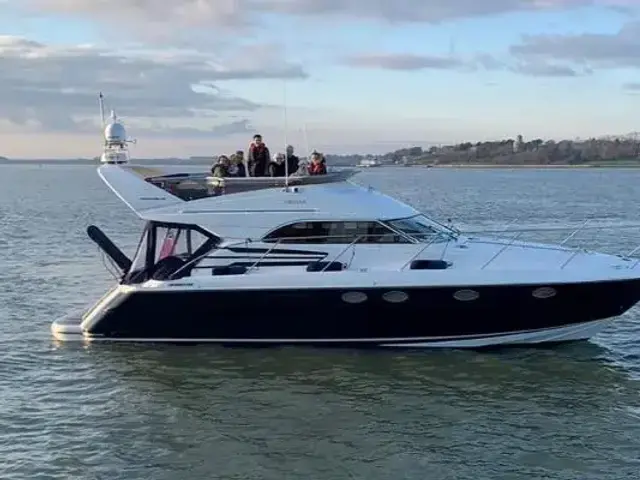 Fairline Phantom 42