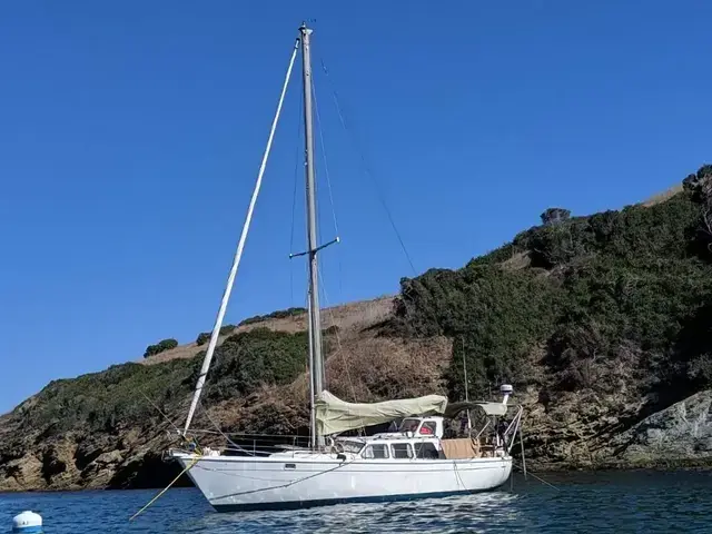 Cal 35 Cruising