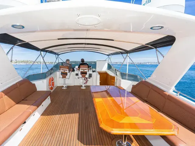 Hatteras Sport Deck