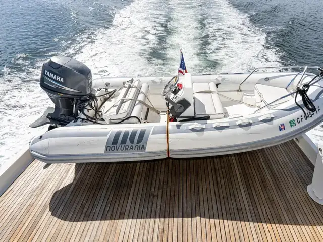 Hatteras Sport Deck