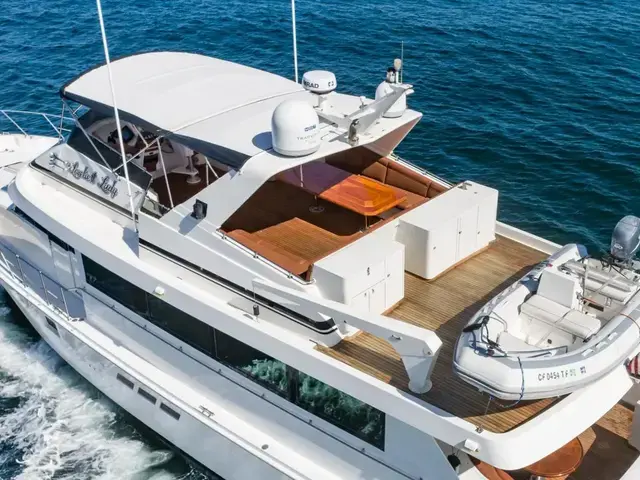 Hatteras Sport Deck