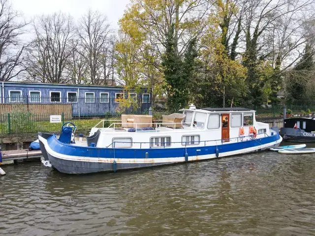 Dutch Barges 54ft with London mooring