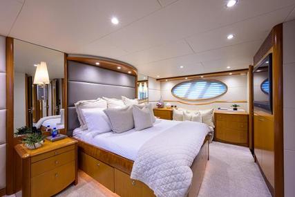 Lazzara 84 Flybridge