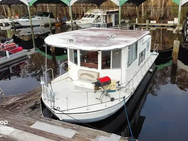 SeaGoing Houseboat