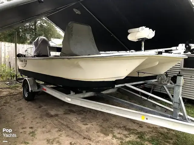 Twin Vee Bay Cat 19