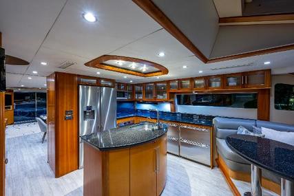 Lazzara 84 Flybridge