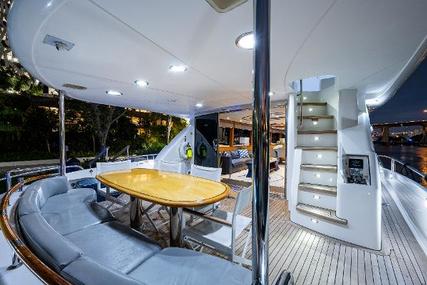 Lazzara 84 Flybridge