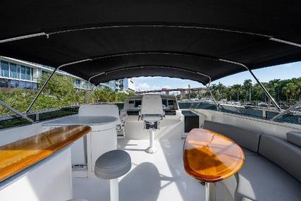 Lazzara 84 Flybridge