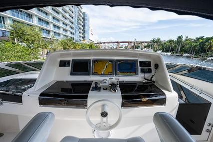 Lazzara 84 Flybridge