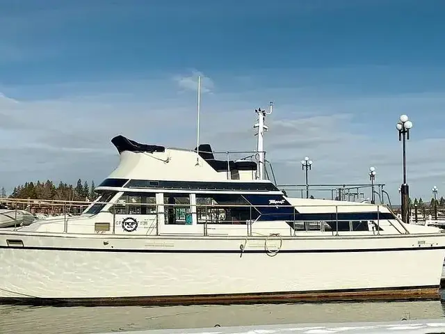 Tollycraft 40 Tri-Cabin