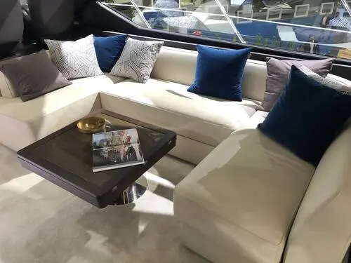 2019 Azimut s6