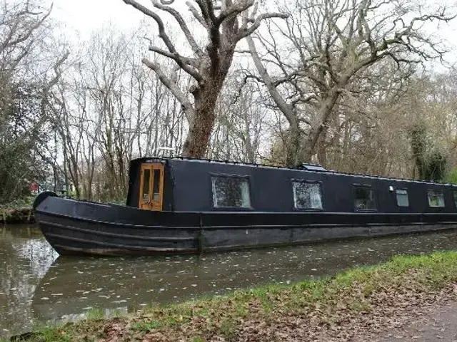 Narrowboat 52' Clubline Cruiser Stern