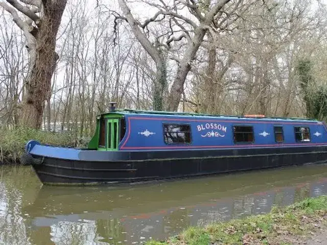 Narrowboat 43' Pat Buckle Cruiser Stern