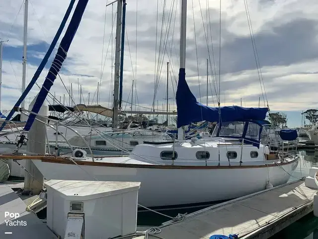 Cape Dory 28