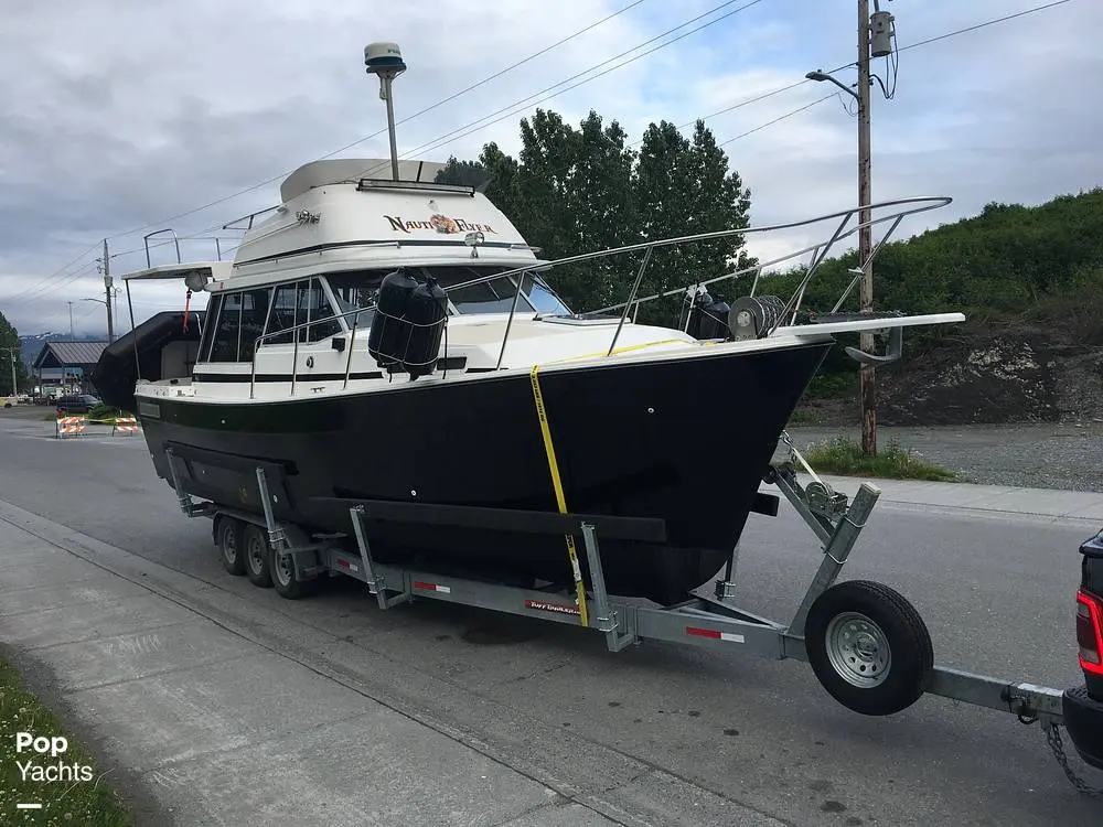 1983 Bayliner 3288 flybridge