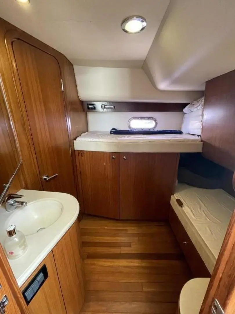 2005 Tiara 4400 sovran