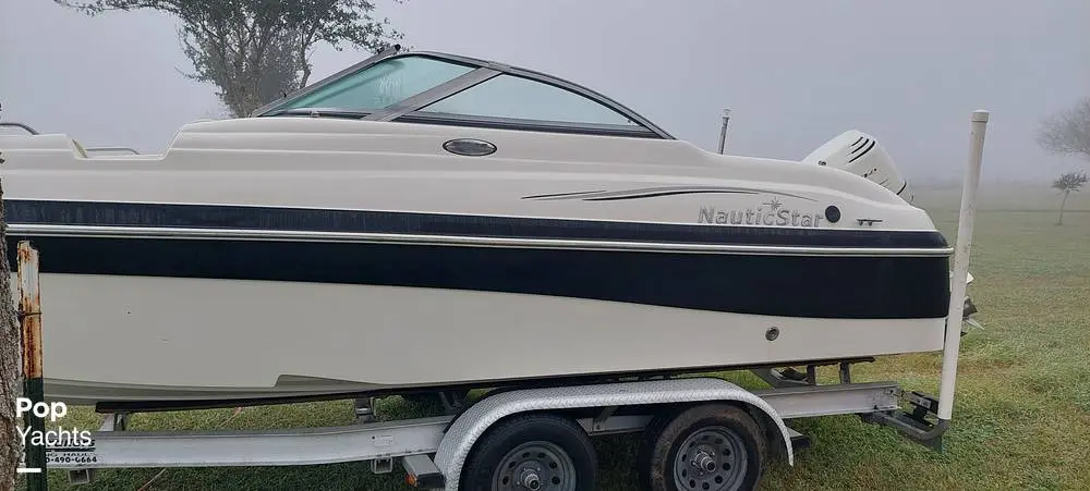 2005 Nauticstar 210