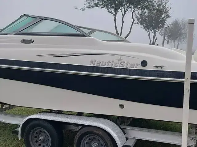 Nauticstar 210