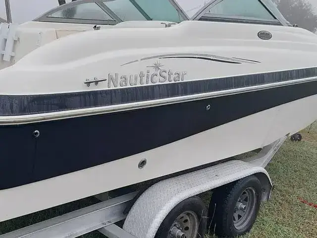 Nauticstar 210