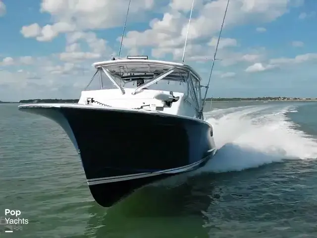 Custom Built Willis 31' Express Fisherman