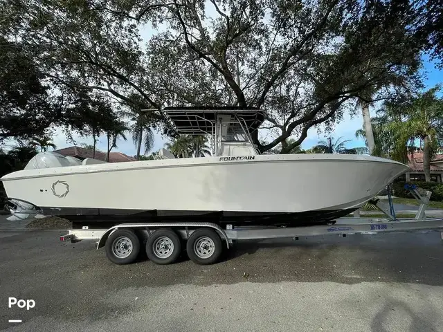 Fountain Powerboats 32 CC